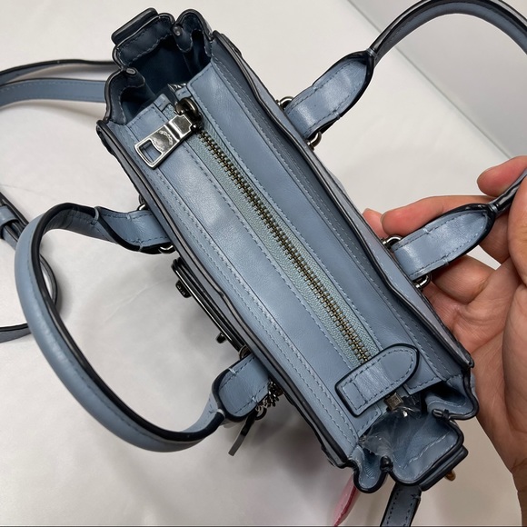 RARE COLOR!! COACH Swagger 21 Carryall Sat… - Picture 6 of 16